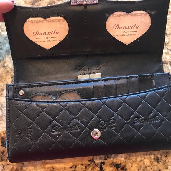 Wallet - Picture 2 of 5